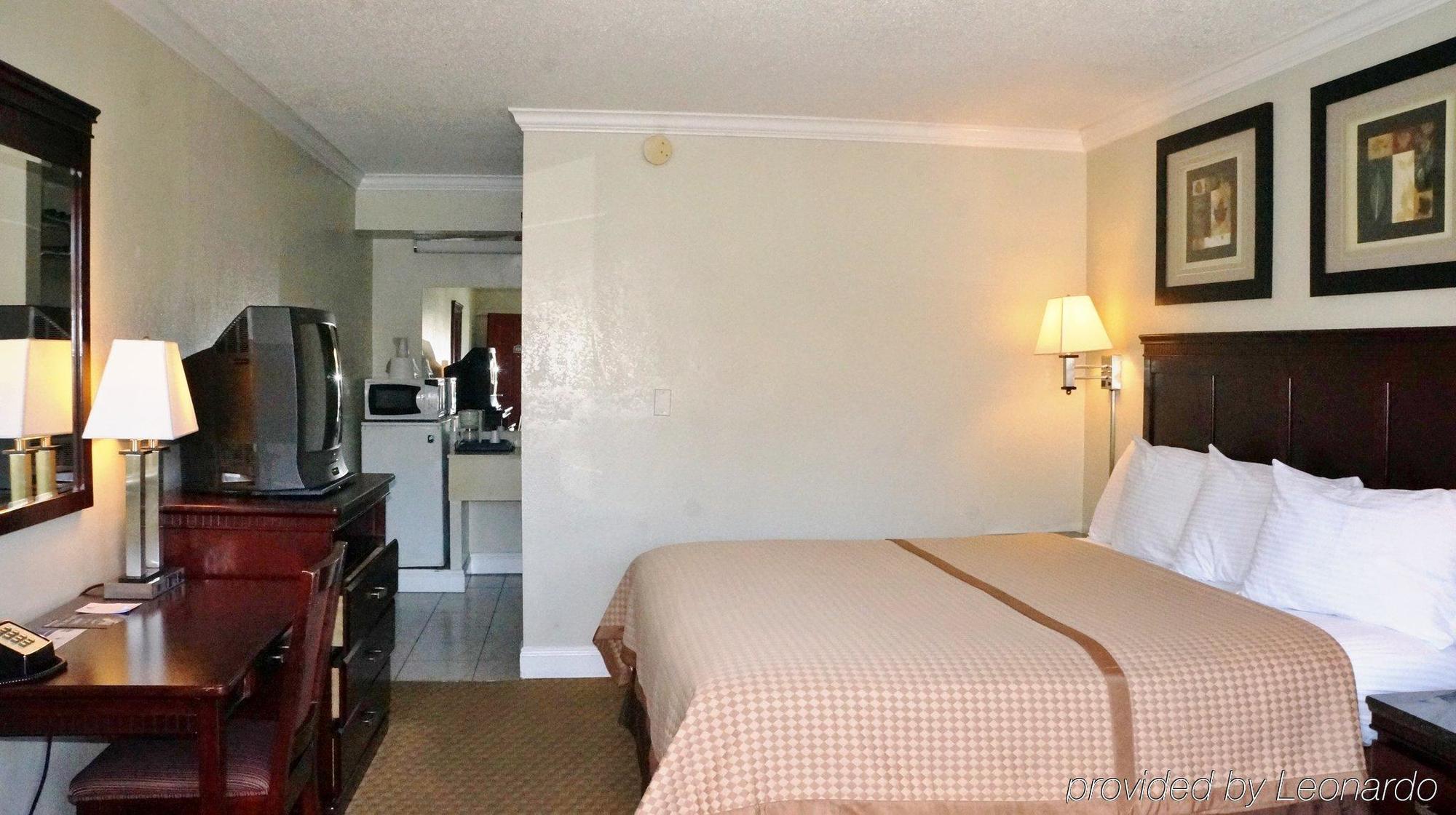 Dream Inn Fresno Exterior photo