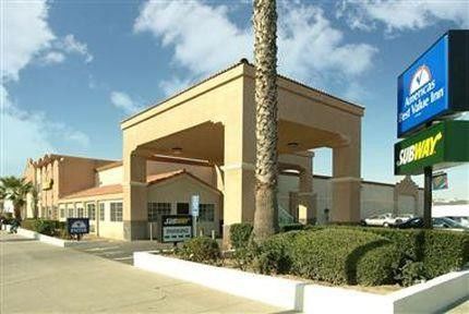 Dream Inn Fresno Exterior photo