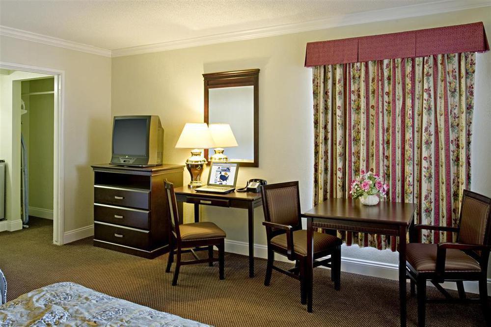 Dream Inn Fresno Room photo
